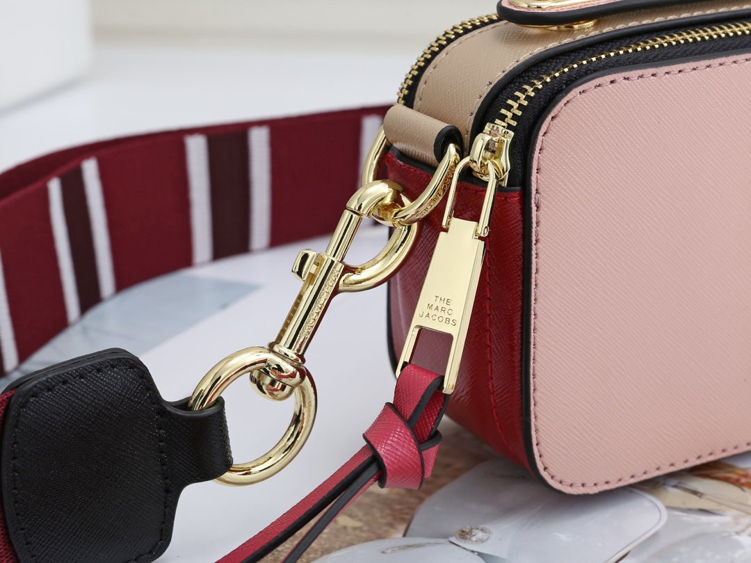 1XA31B  Fashionable leather bag 