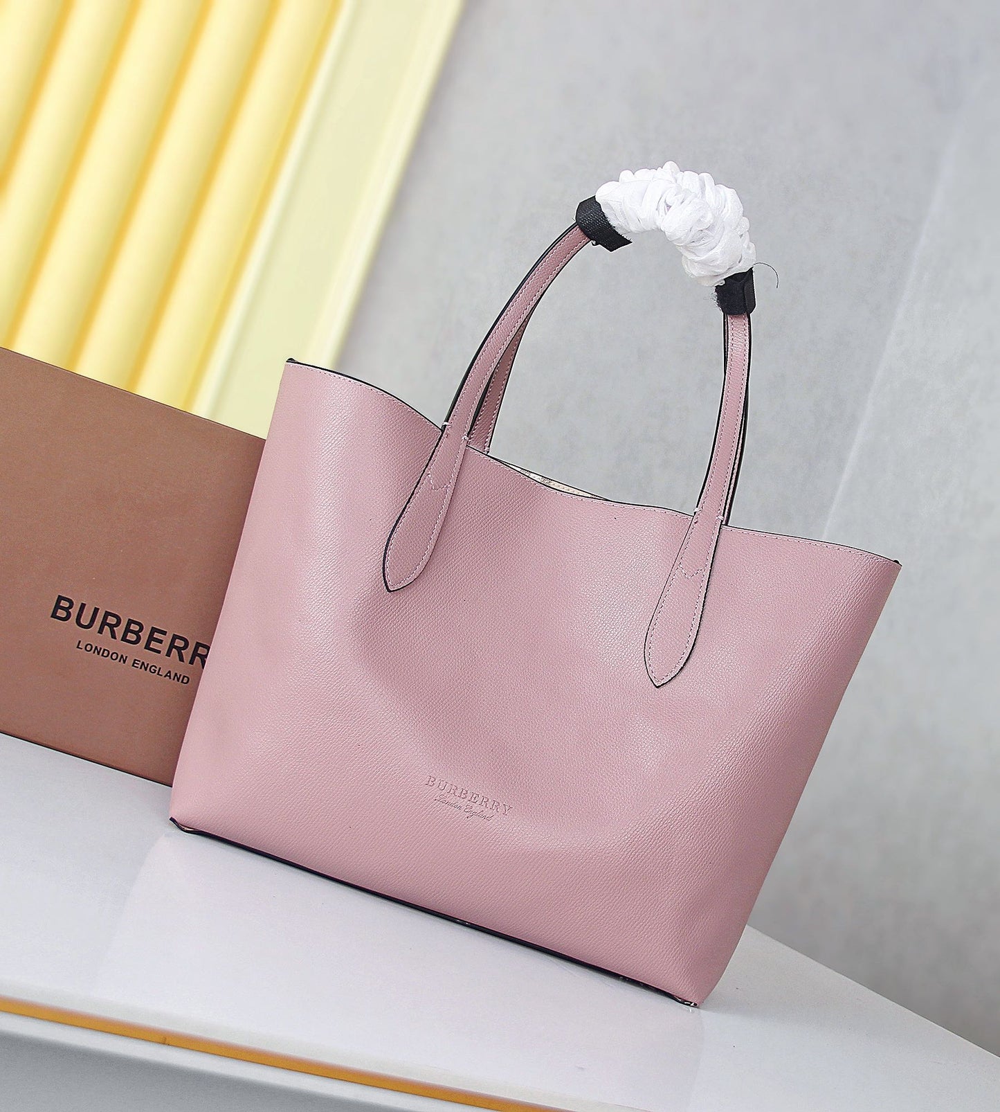 2XR267B  Fashionable leather bag 