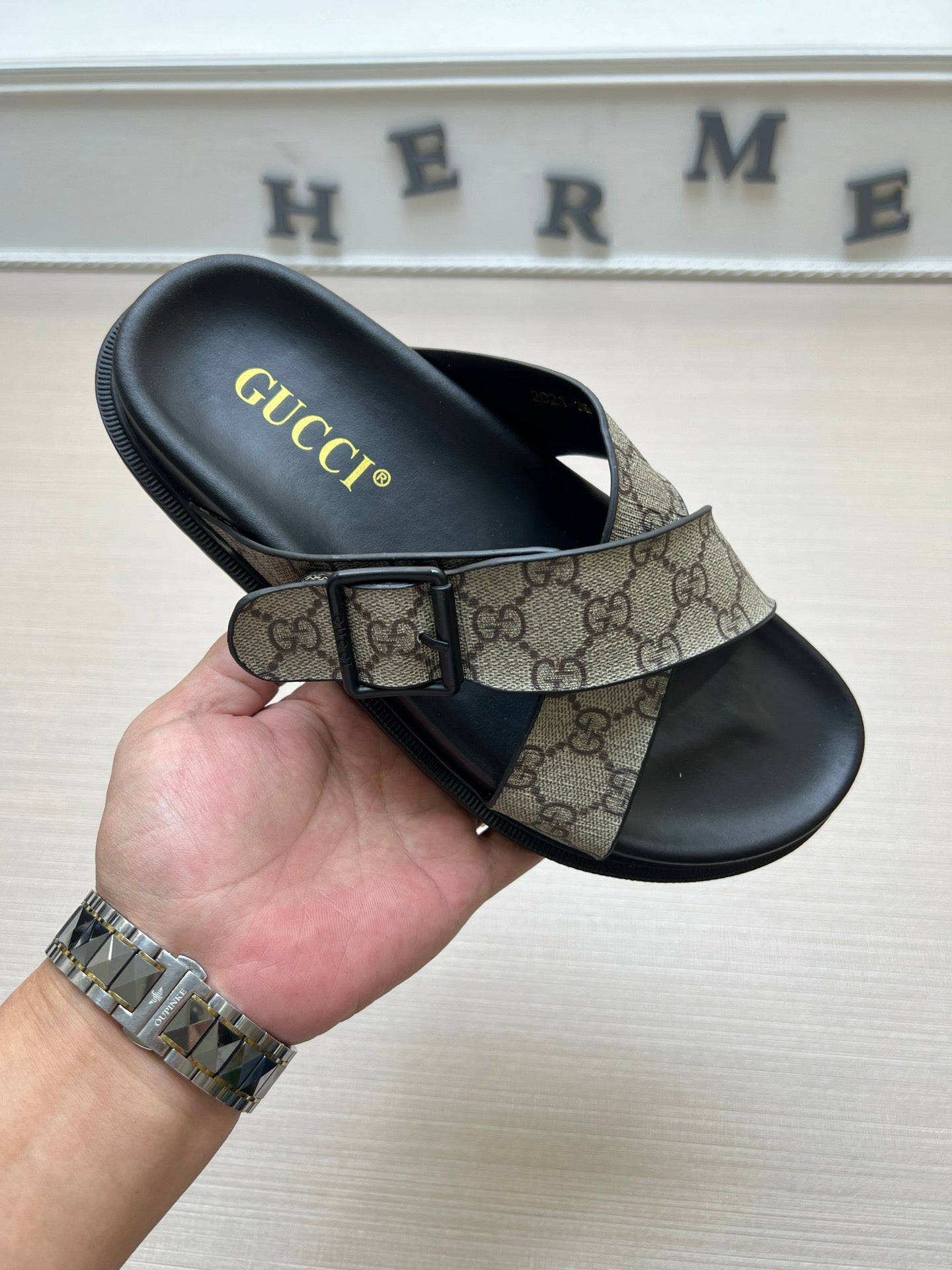 54B90Z    fashion slippers