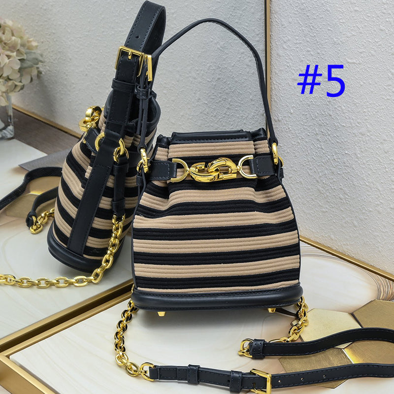 2XD370B  Fashionable leather bag 