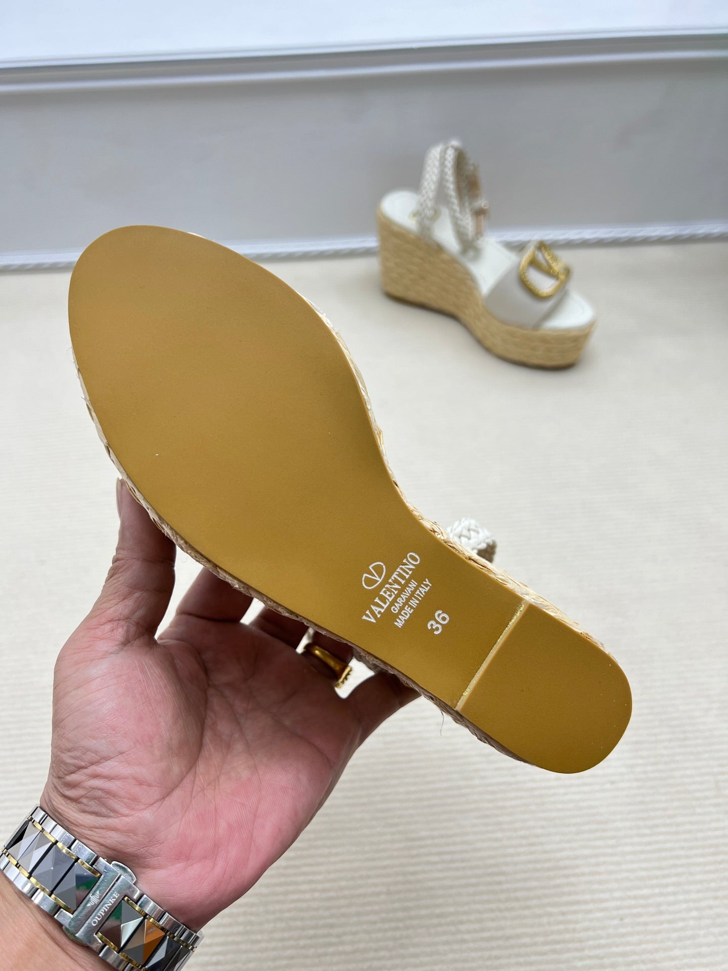 1: 1 High quality leather sandals 5YVL101Z