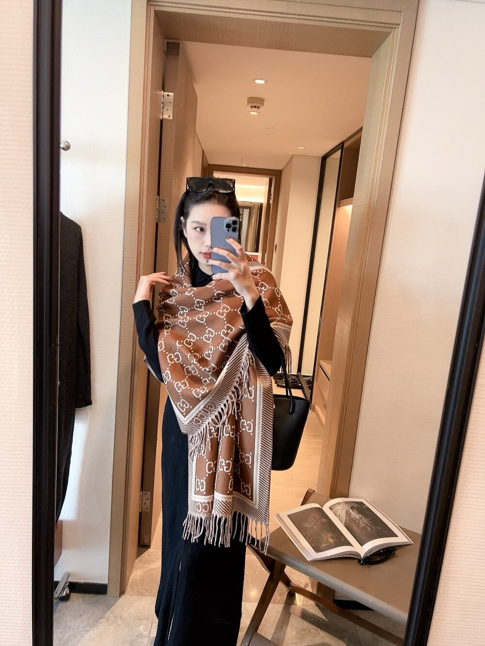 14 B270W　Fashion scarves