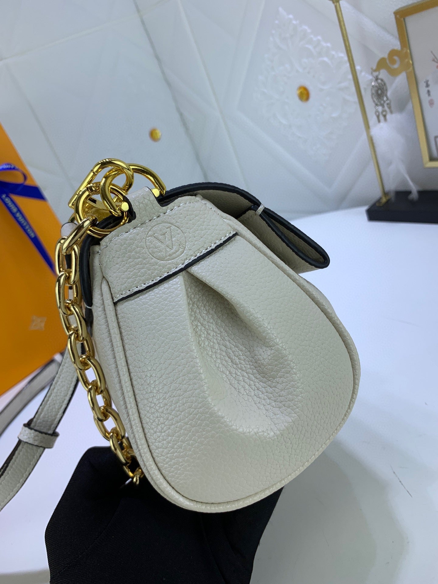 2XR363B  Fashionable leather bag 