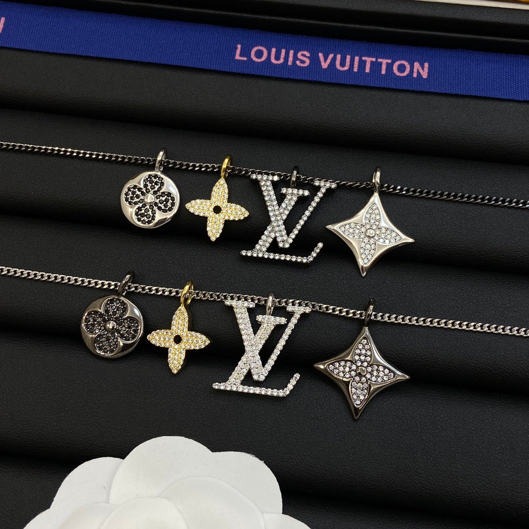 1YE79X  Fashion high -quality Necklaces