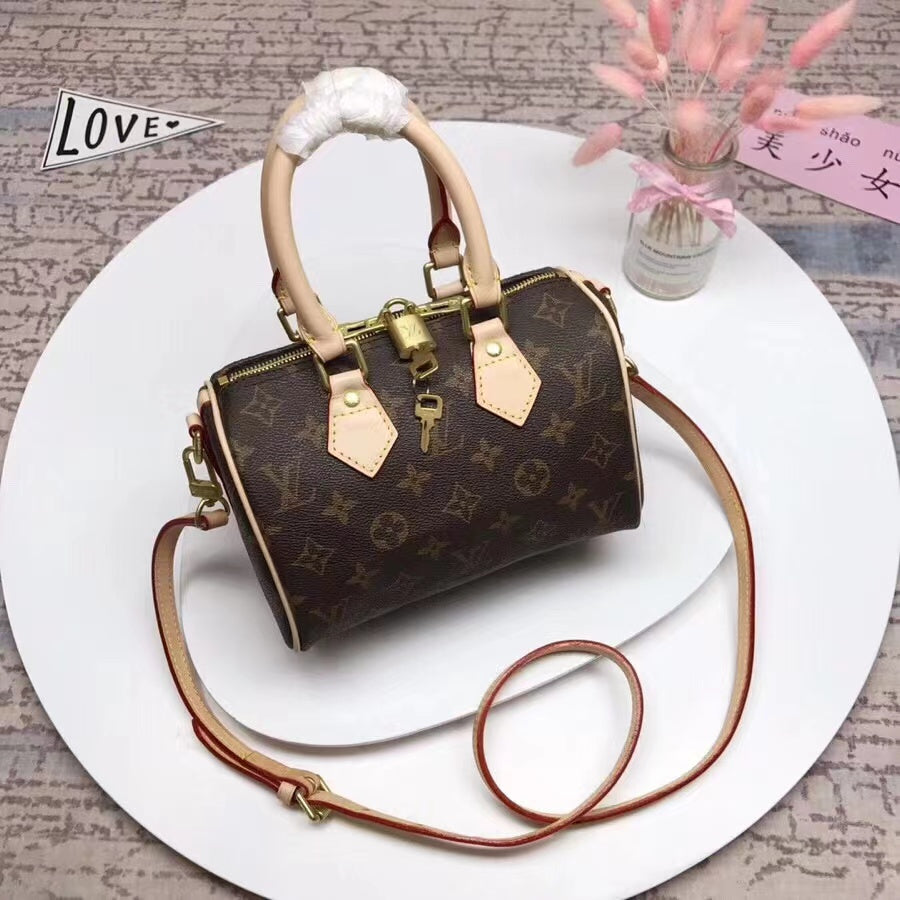 9E1B  Fashionable leather bag 