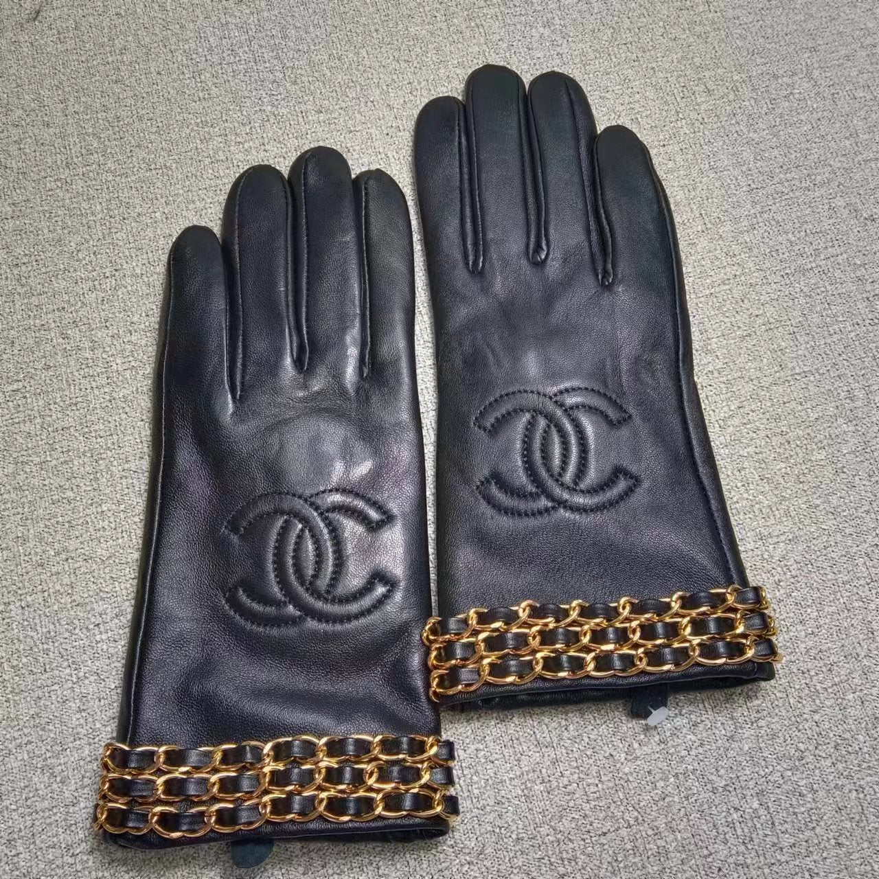 24C93S   Fashion gloves