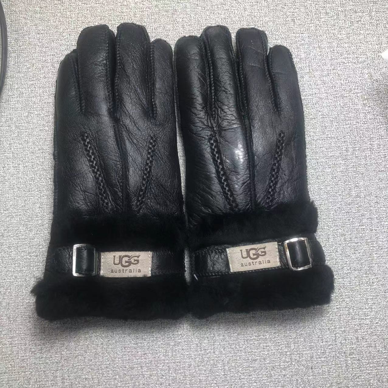 24A77S   Fashion gloves