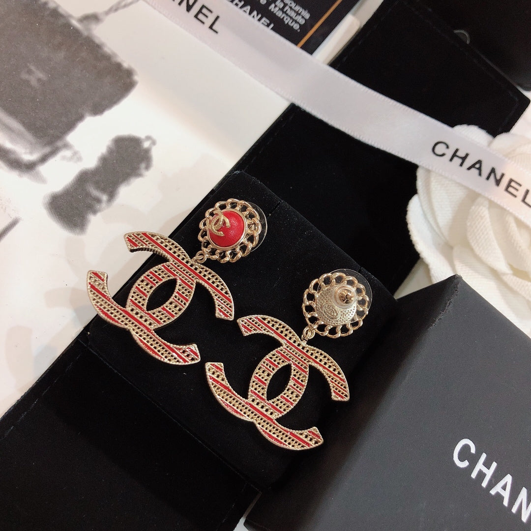 14C84E  Fashionable and high quality earrings