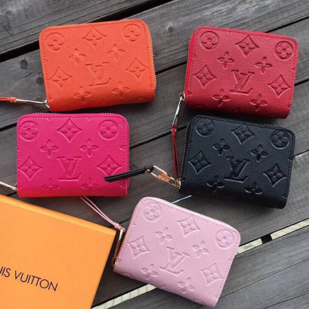 3E720B  Fashionable leather wallets