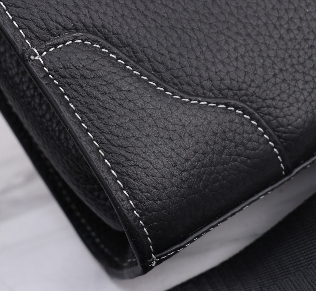 2XH304B  Fashionable leather bag 