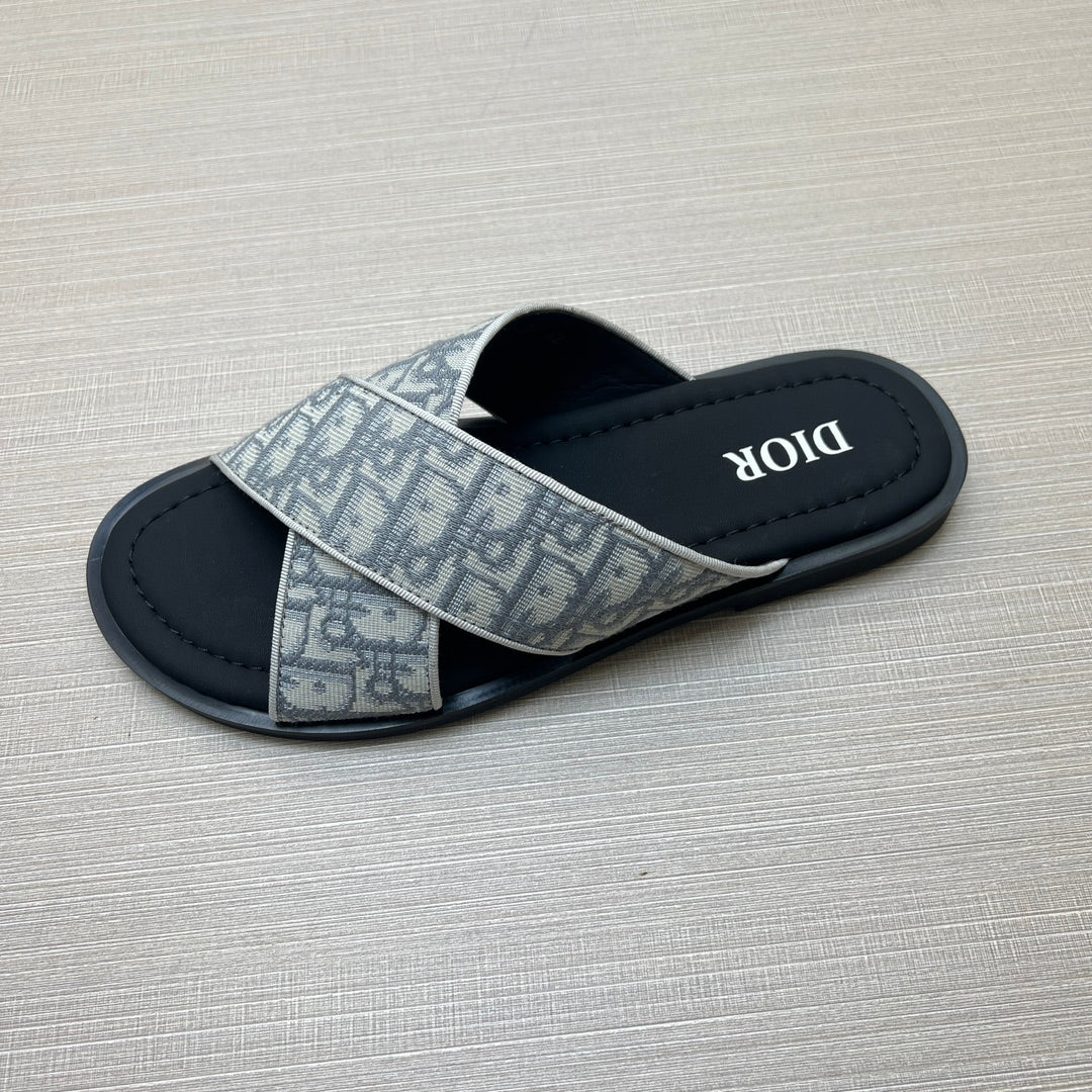 54D79Z   fashion  slippers