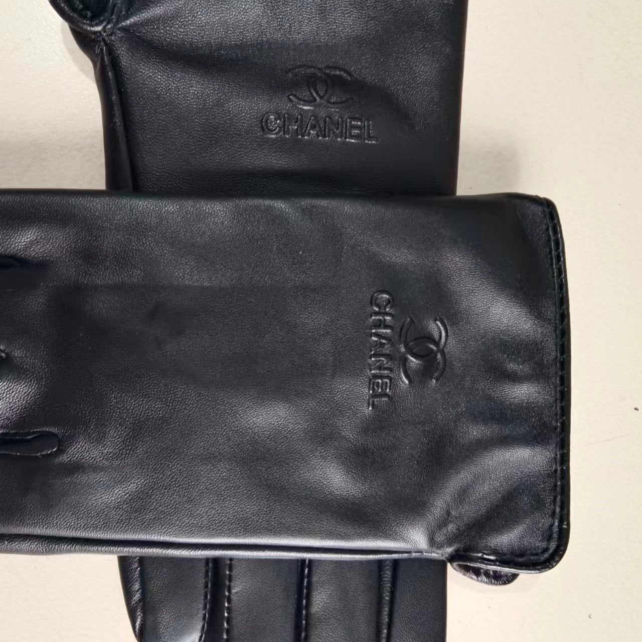 24C88S   Fashion gloves