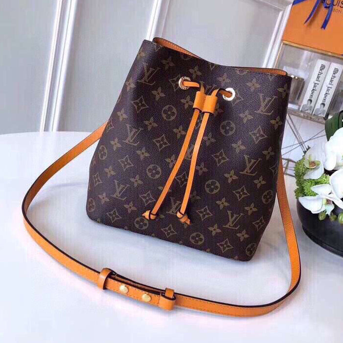 3E81B  Fashionable leather bag 