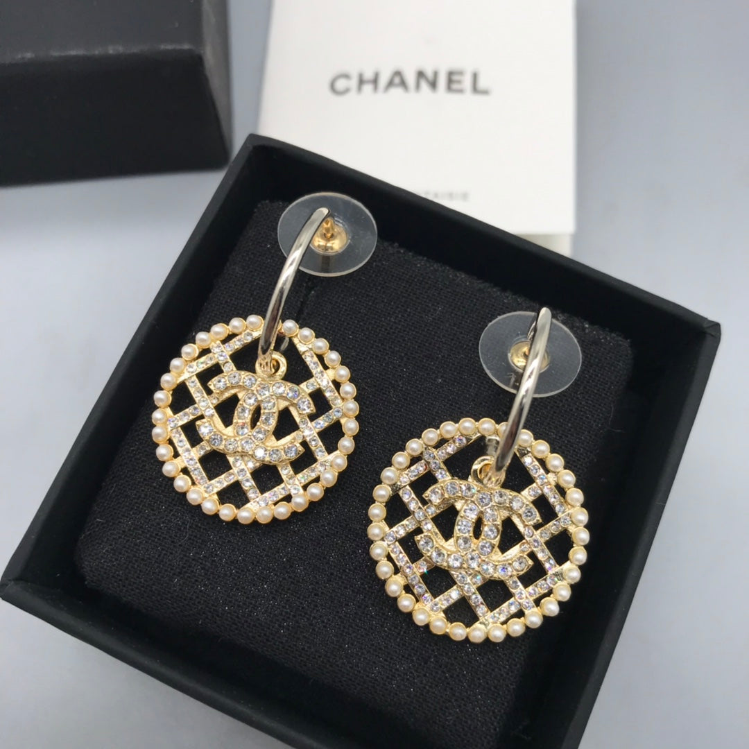 14C19E  Fashionable and high quality earrings