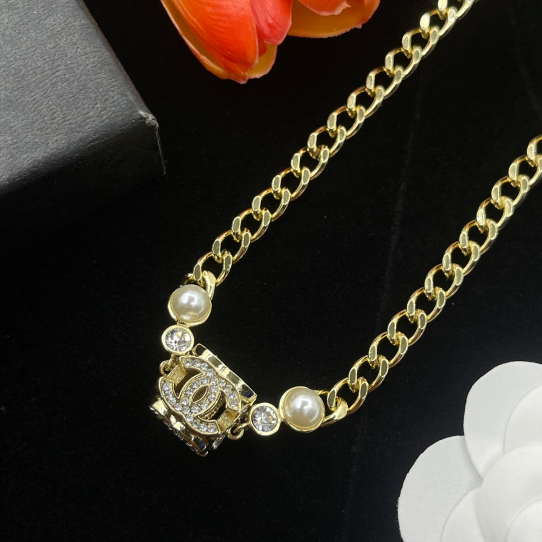 14C923X  Fashion Necklaces