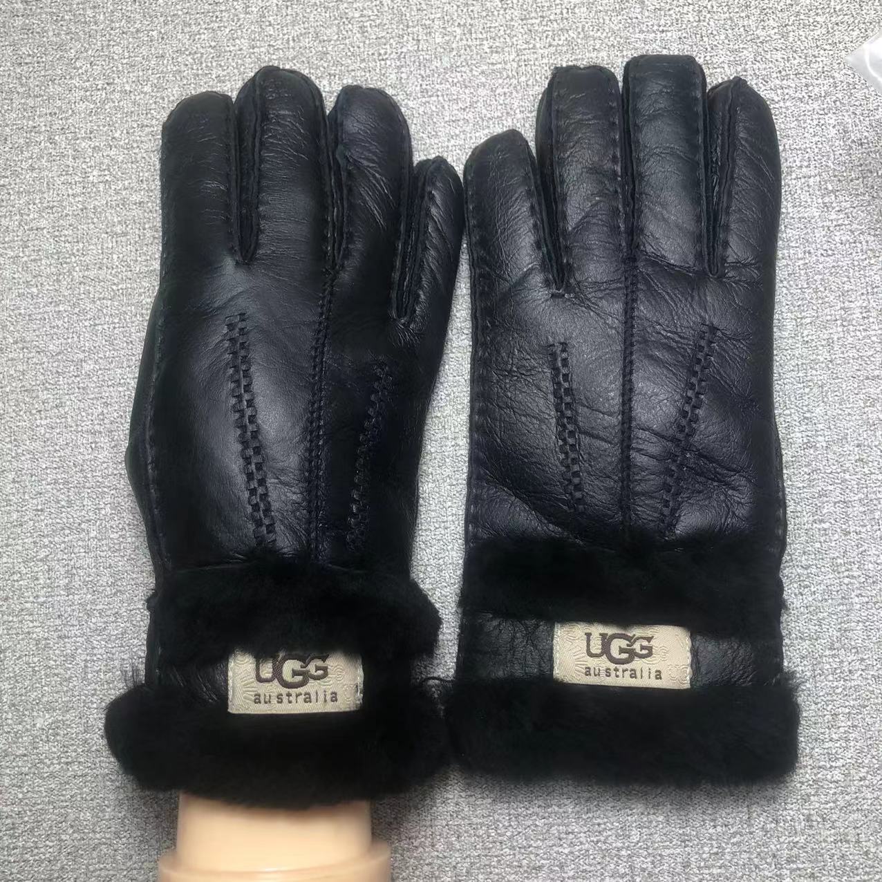 24A77S   Fashion gloves