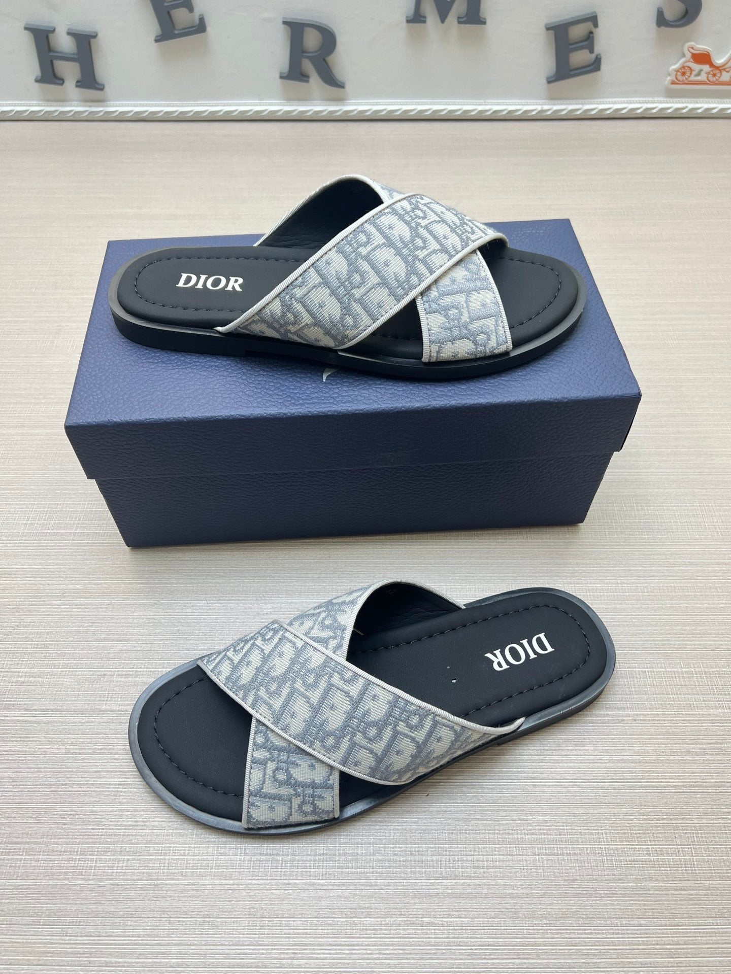 54D79Z   fashion  slippers