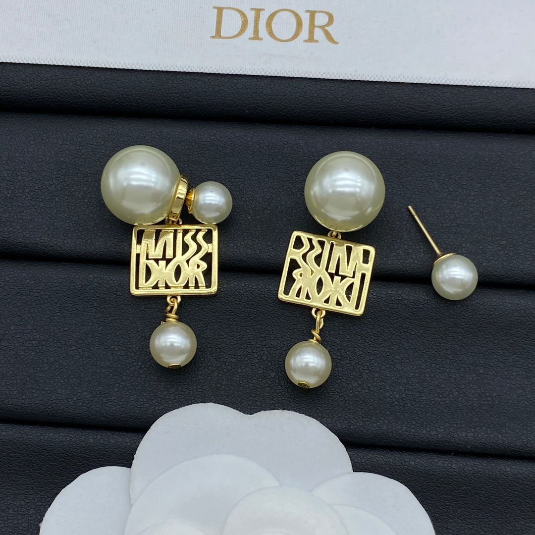 14D1068E  Fashion Earrings