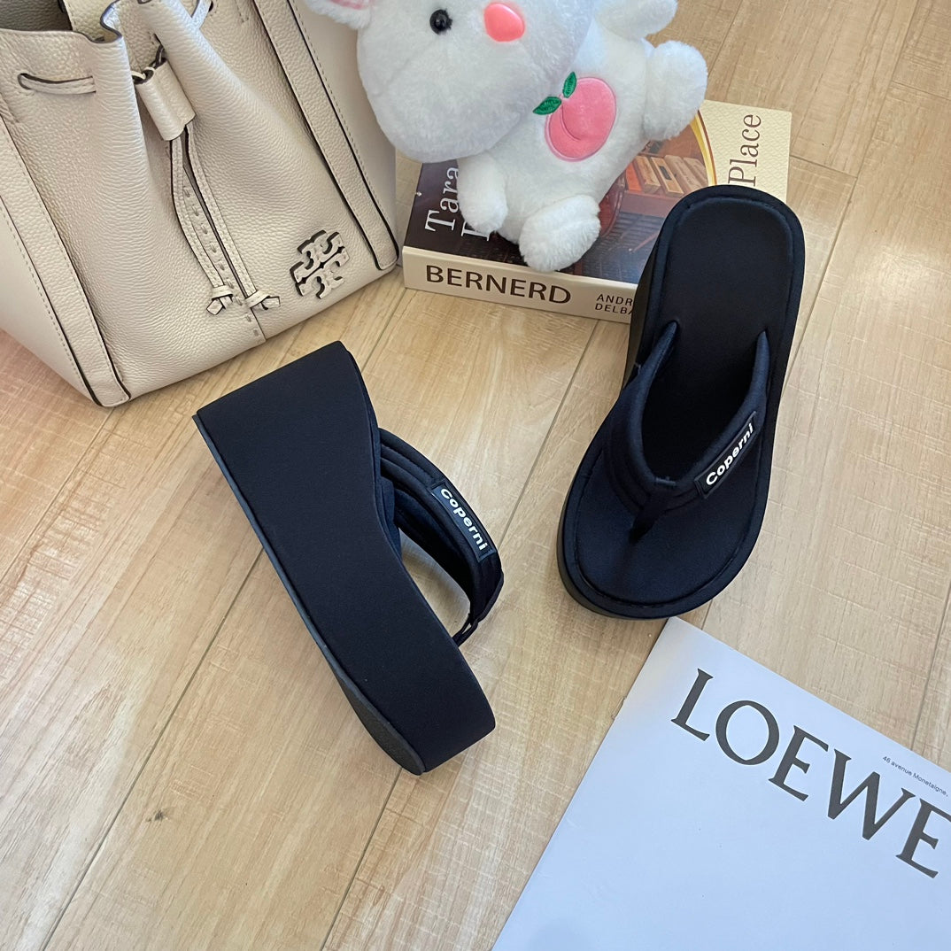 14A92Z  fashion Slippers