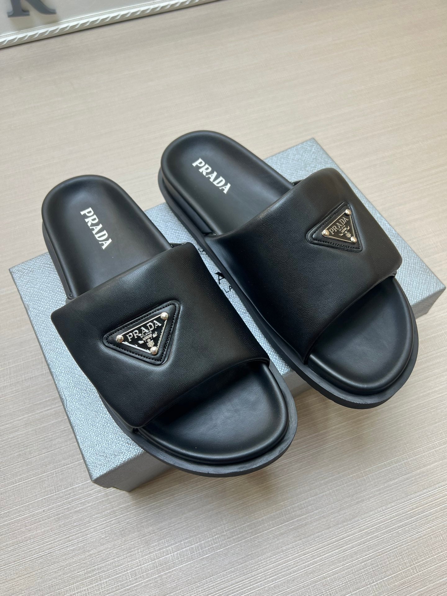 54PD4Z    fashion  slippers