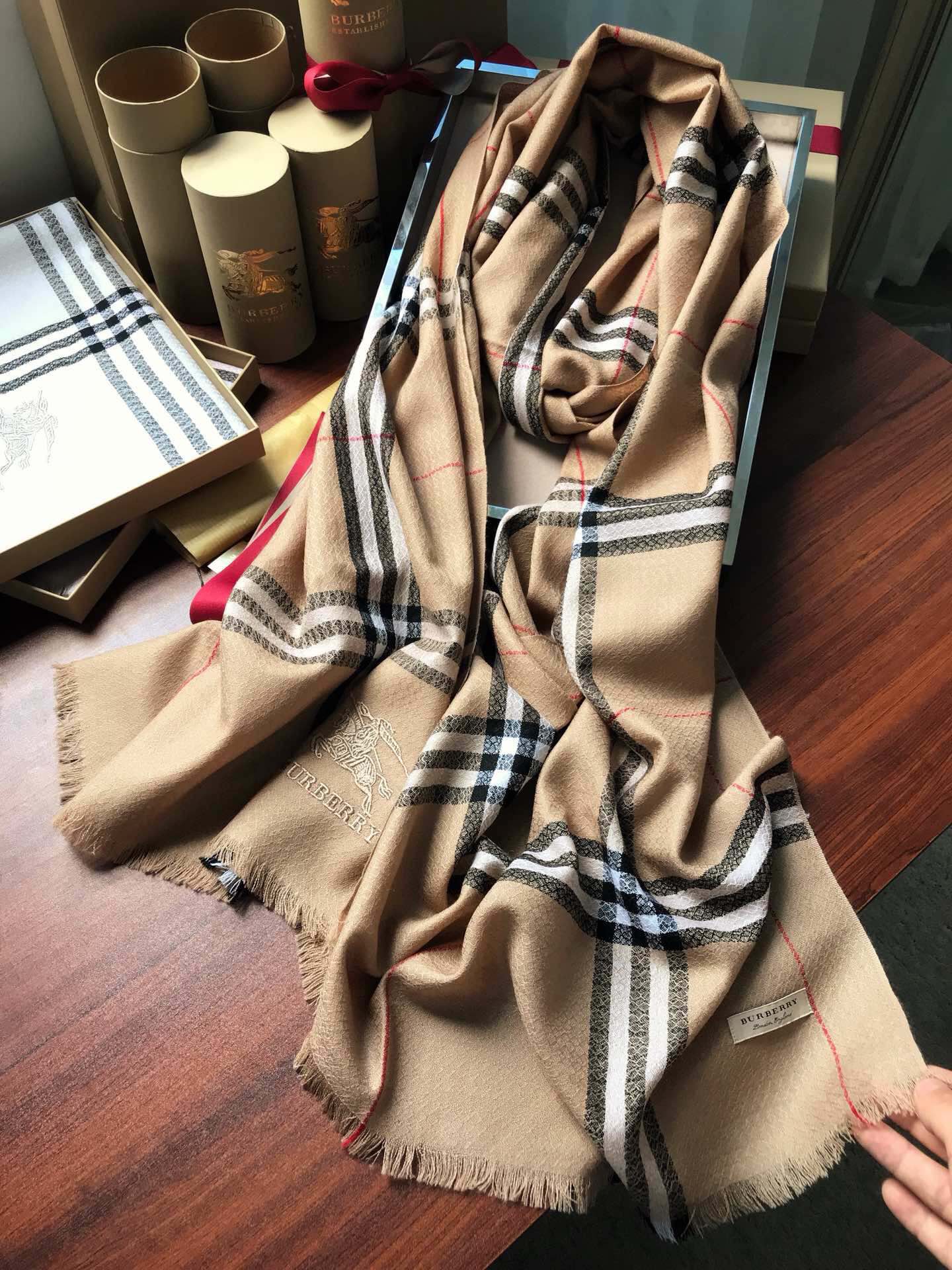 14R225W　Fashion scarves