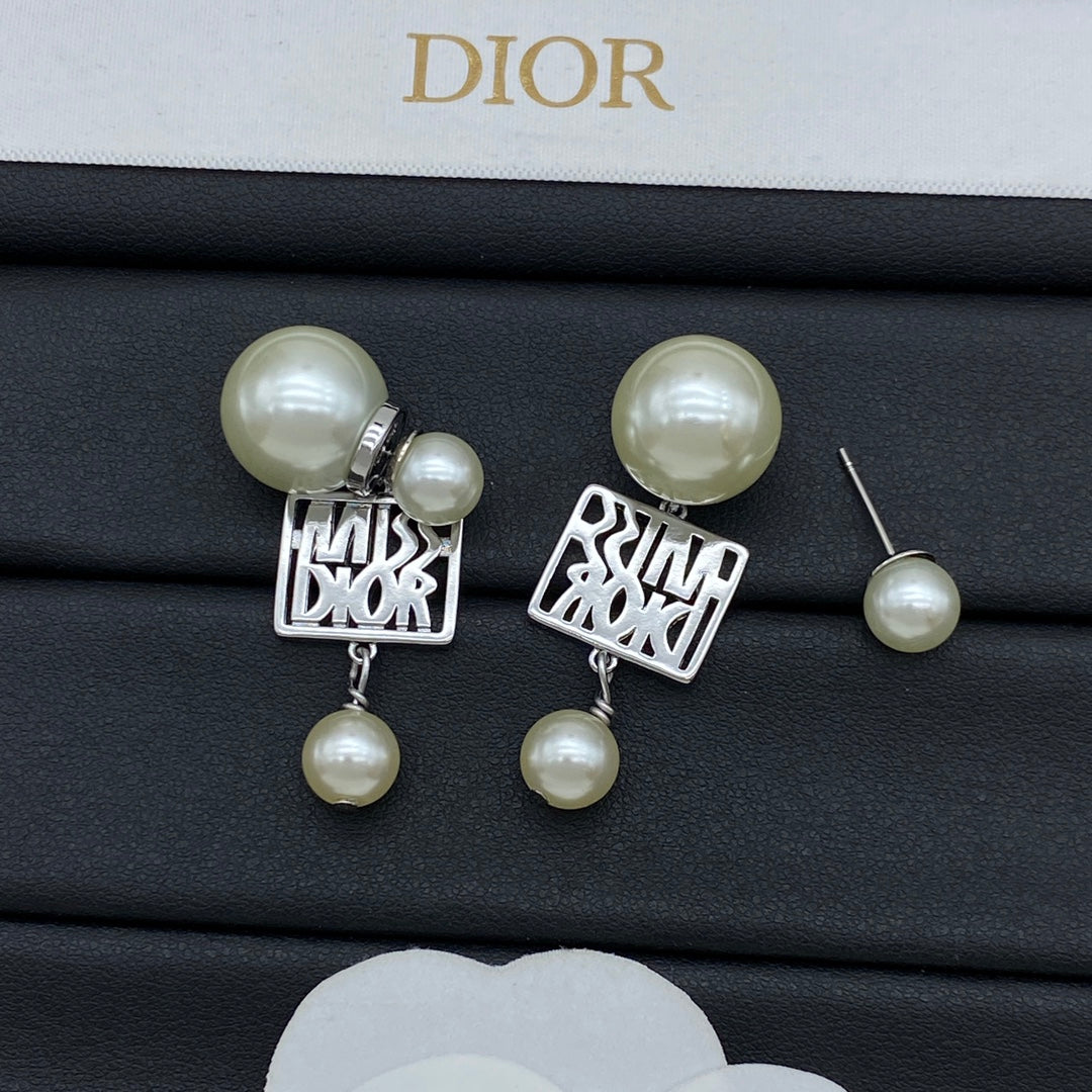 14D1068E  Fashion Earrings