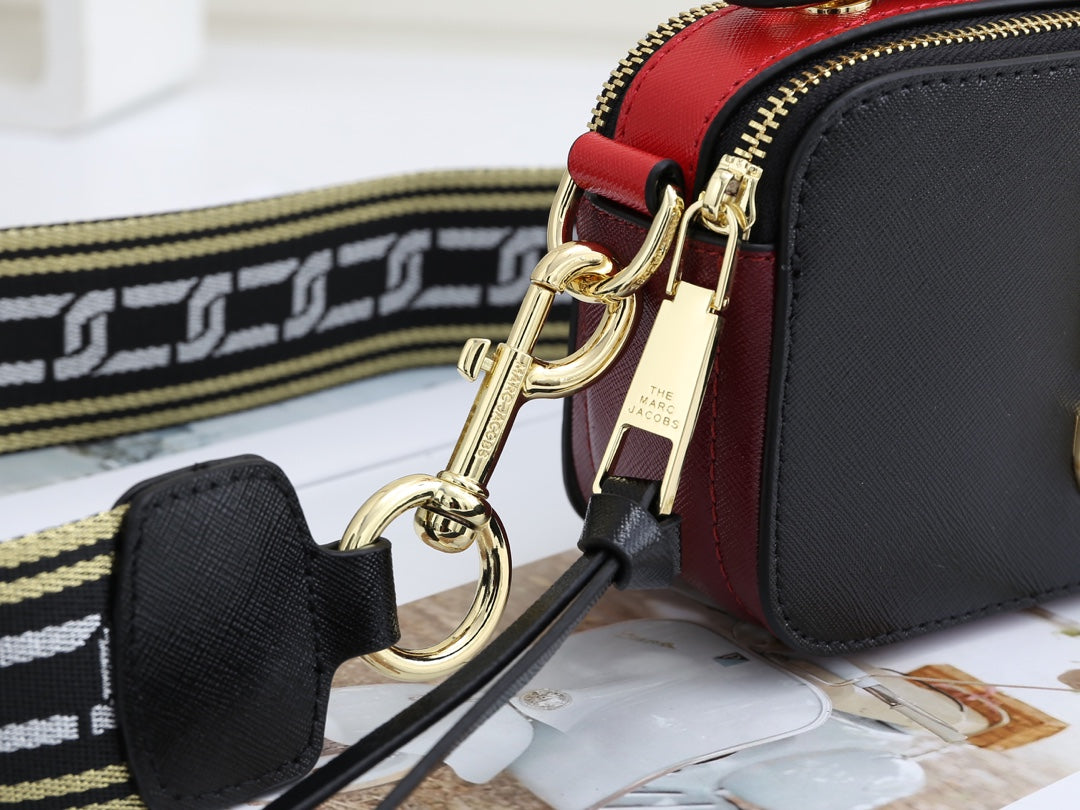 1XA31B  Fashionable leather bag 