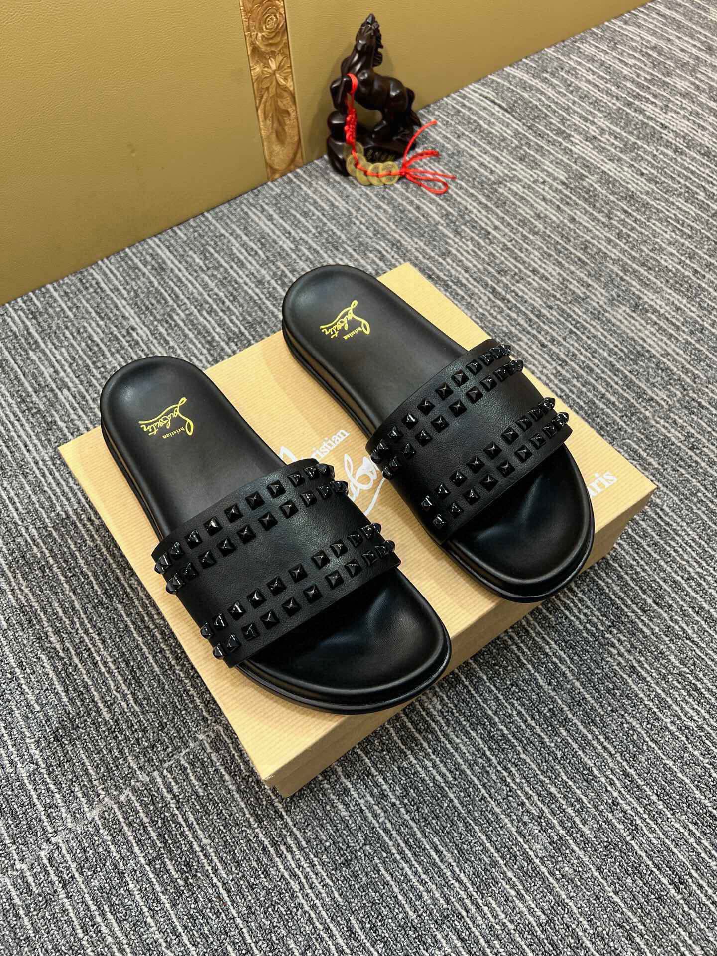 54A126Z   fashion   slippers