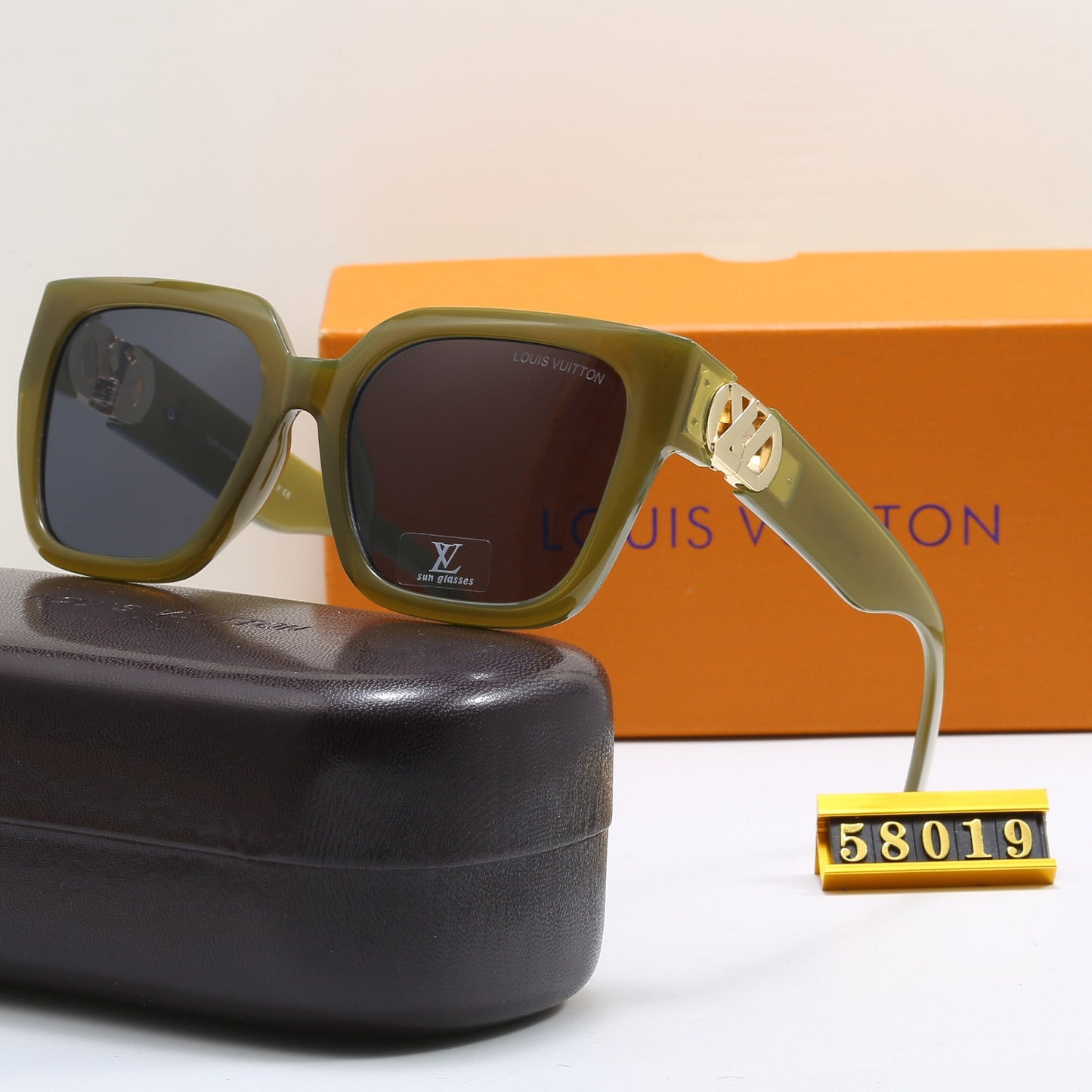 74E411T  fashion Sunglasses