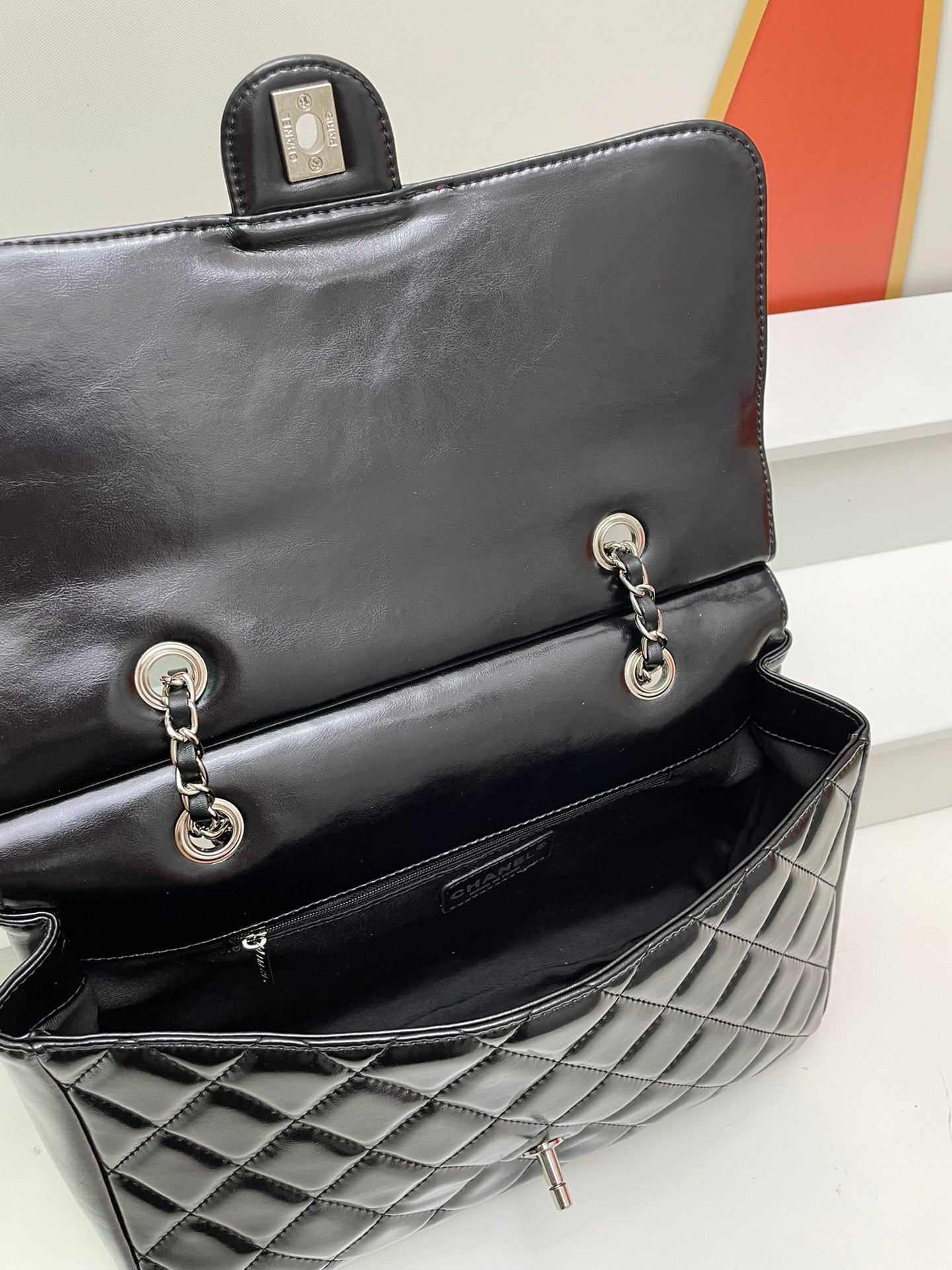 4XC3B  Fashionable leather bag 