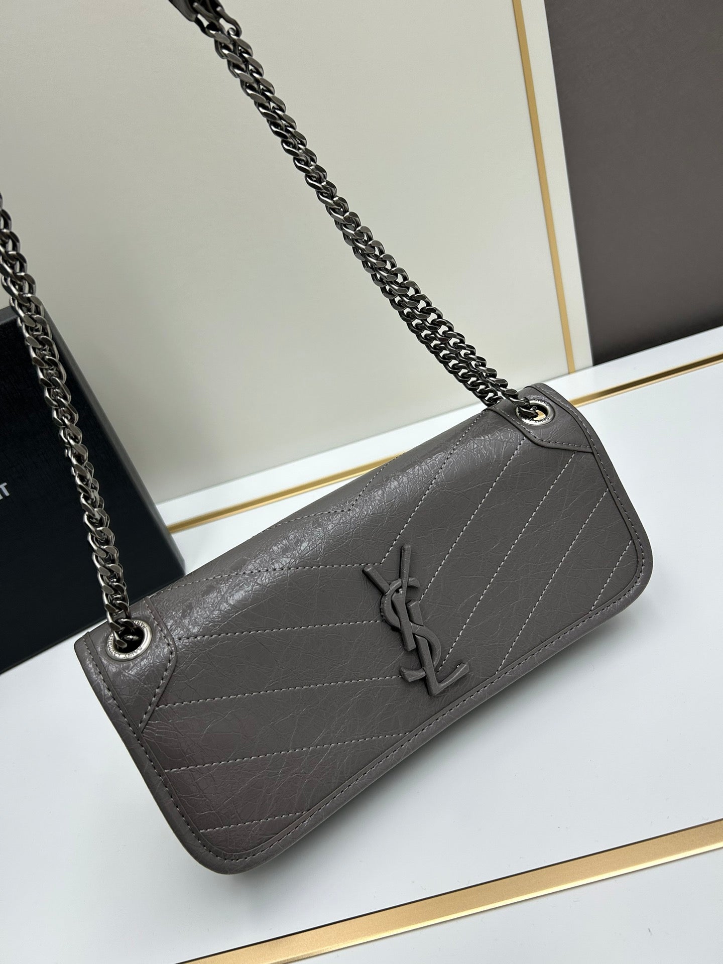 1XB460B Fashionable leather bag