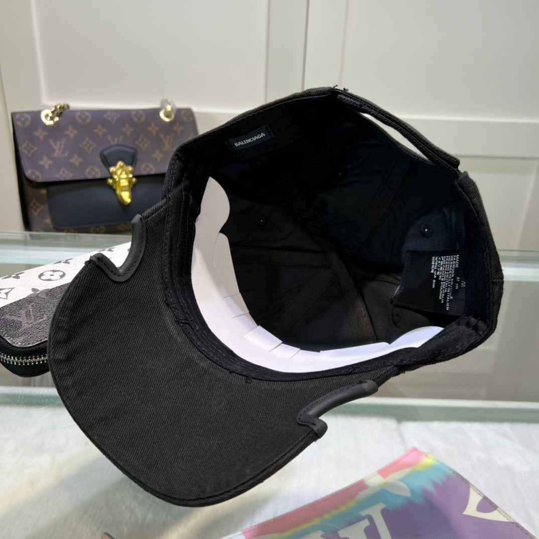 14J84M   Fashion hats