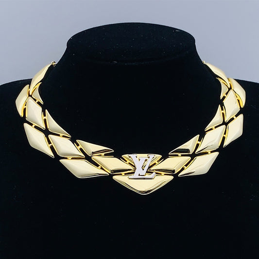 14E751K  Fashion Necklaces