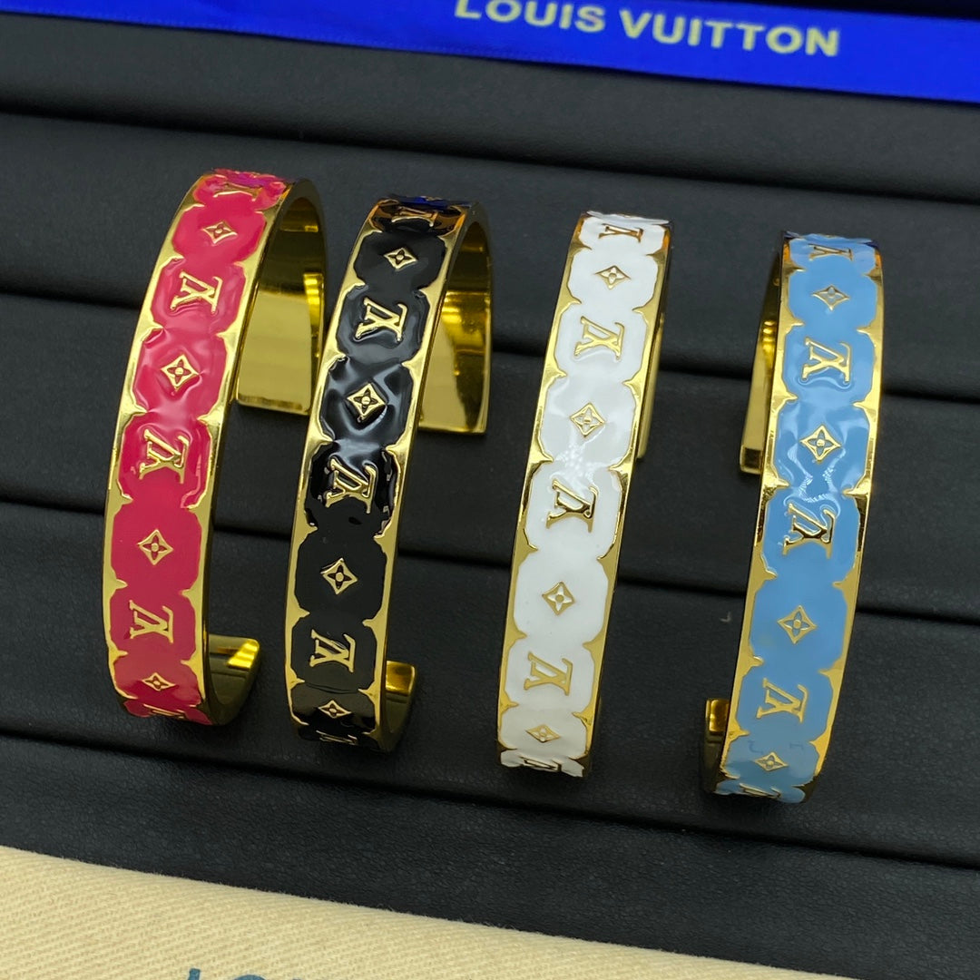 14E826K   Fashion Bracelets