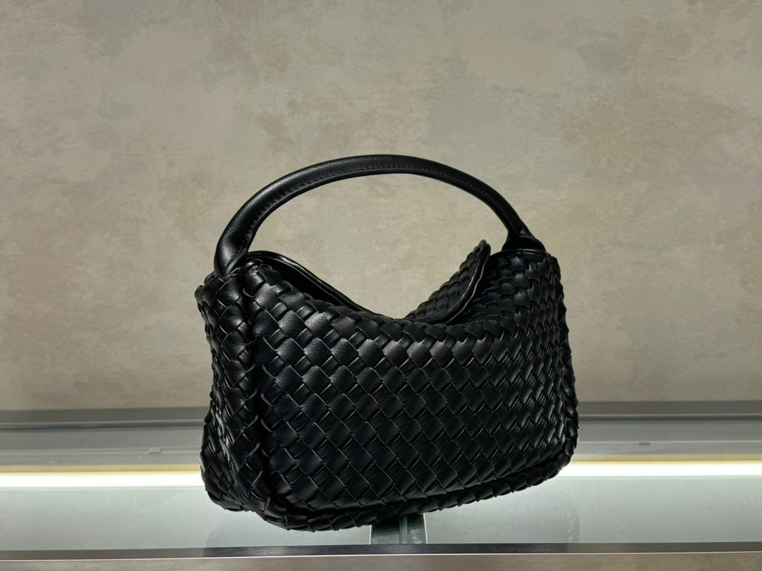 1XA83B (Fashionable leather bag )