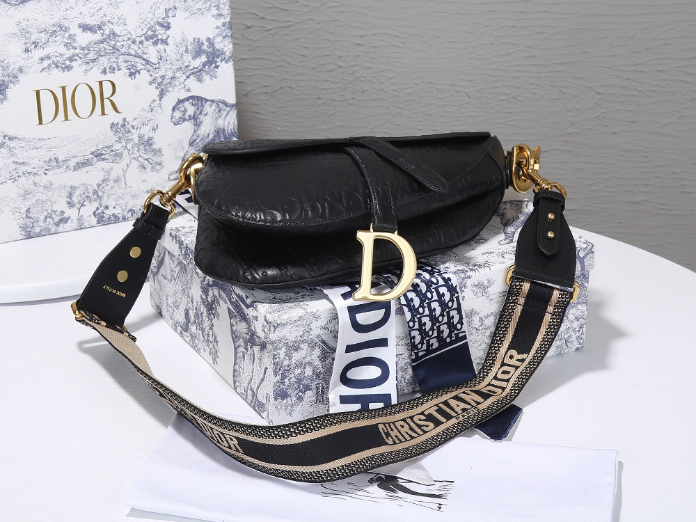 5D14B  Fashionable leather bag 