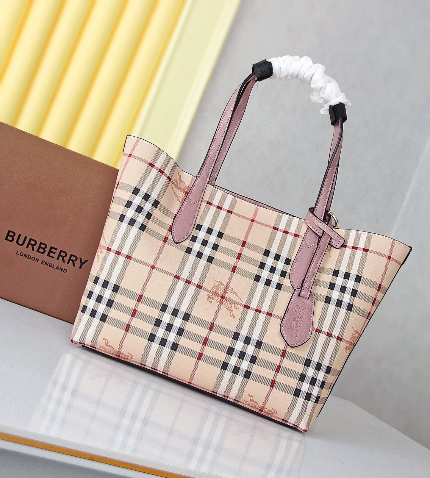 2XR267B  Fashionable leather bag 