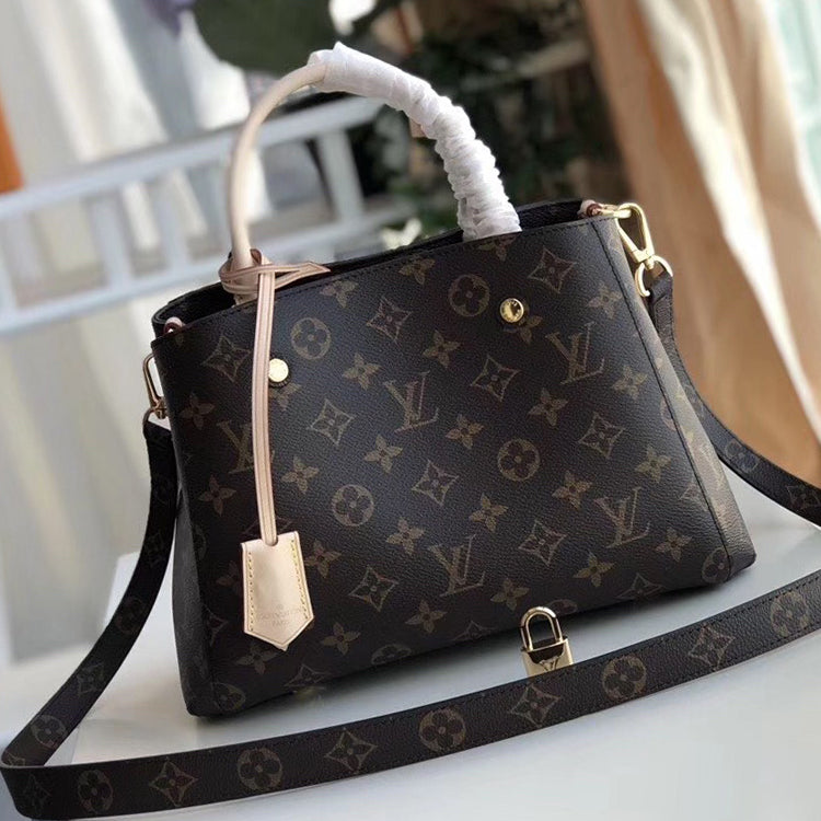 AE35B  Fashionable leather bag 