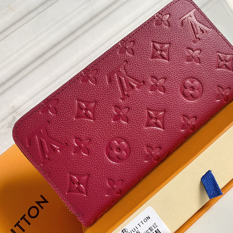 1E06B  Fashionable leather wallets