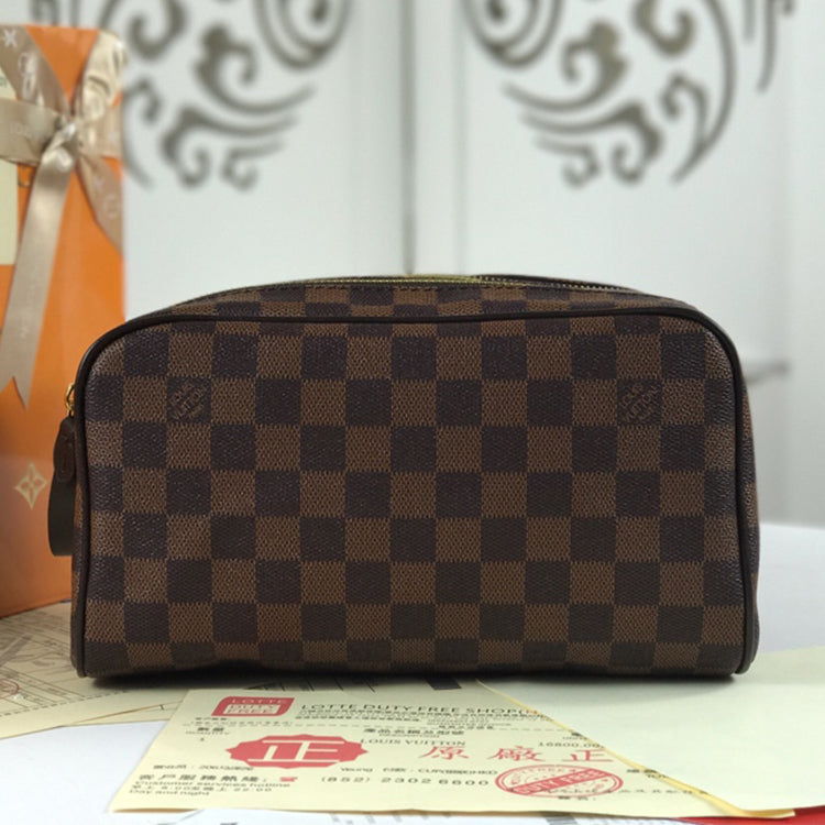 1E870B  Fashionable leather bag 