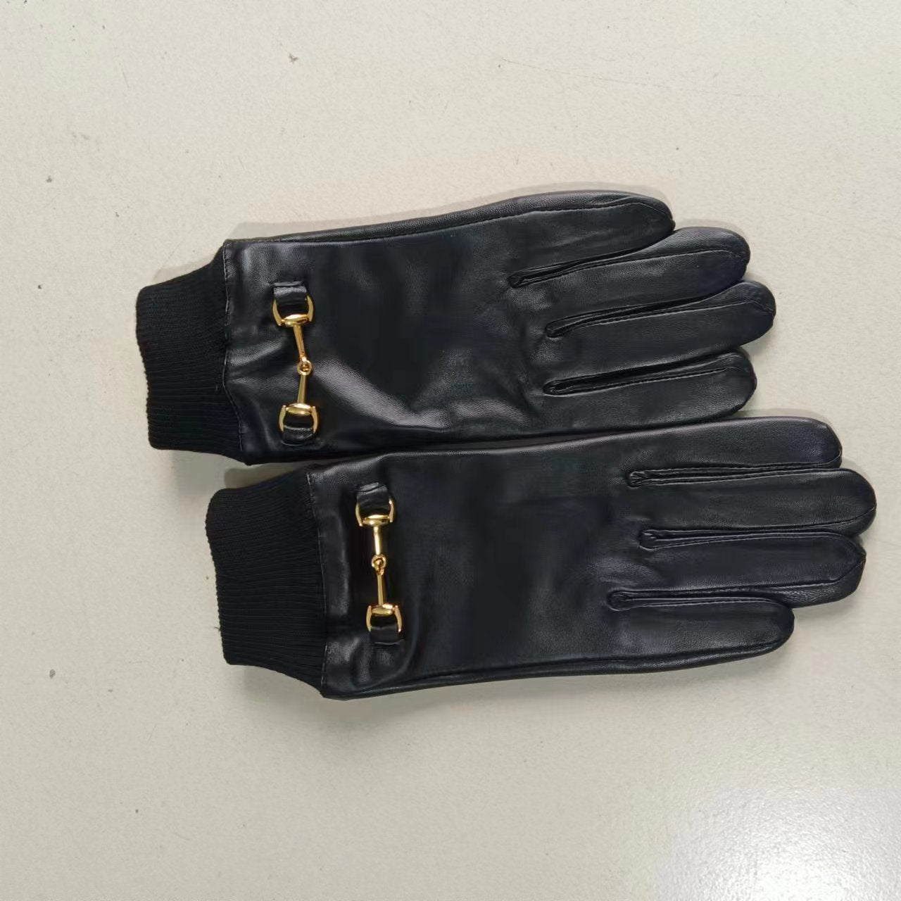 24A87S   Fashion gloves