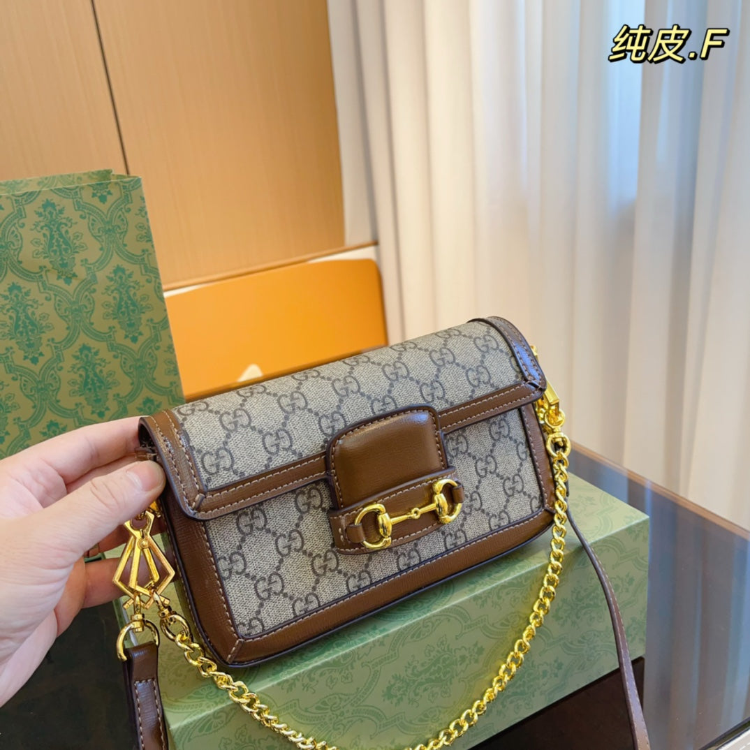 6XB203B ( Fashionable leather bag )