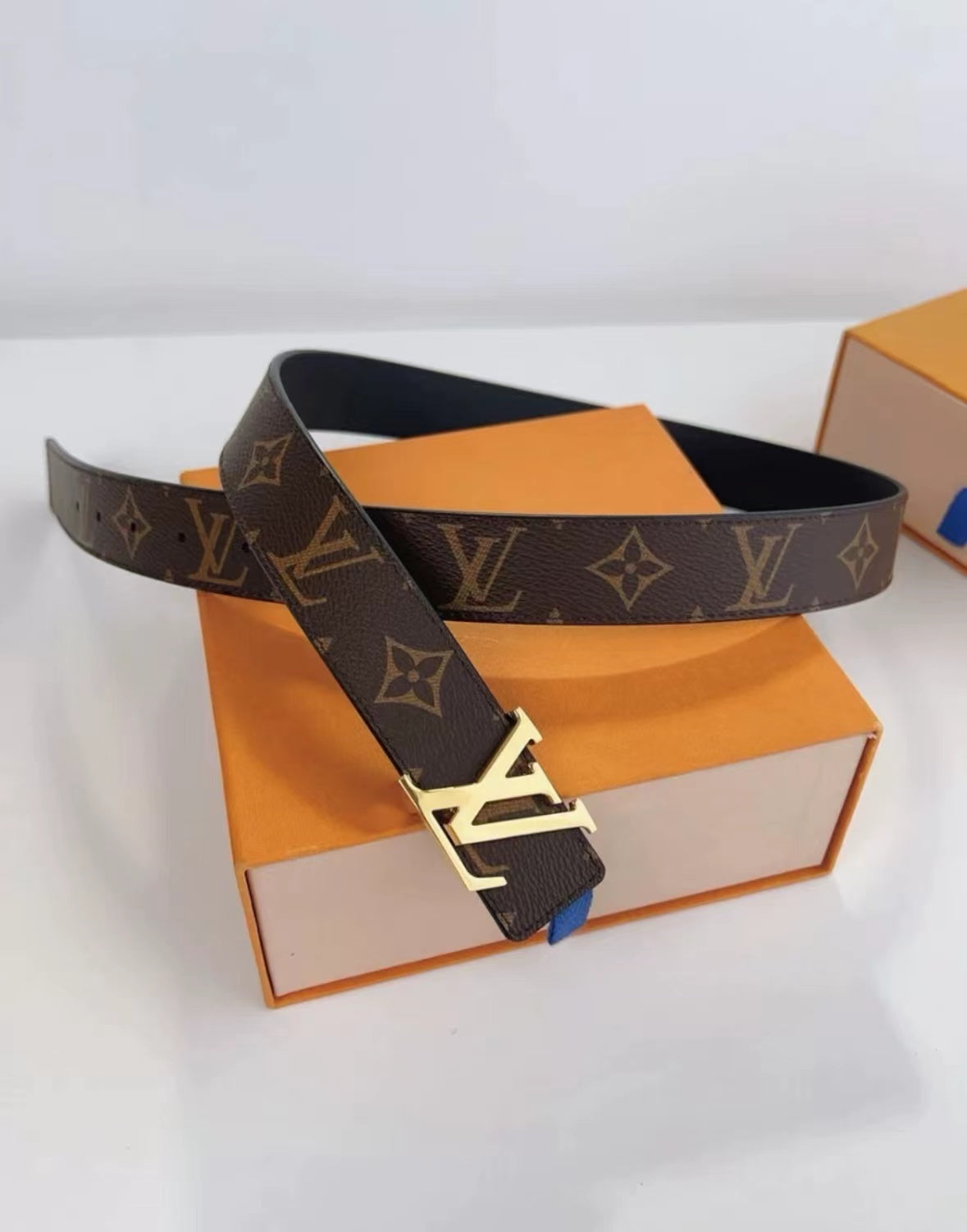 1LE15P (High quality leather belt With full package)