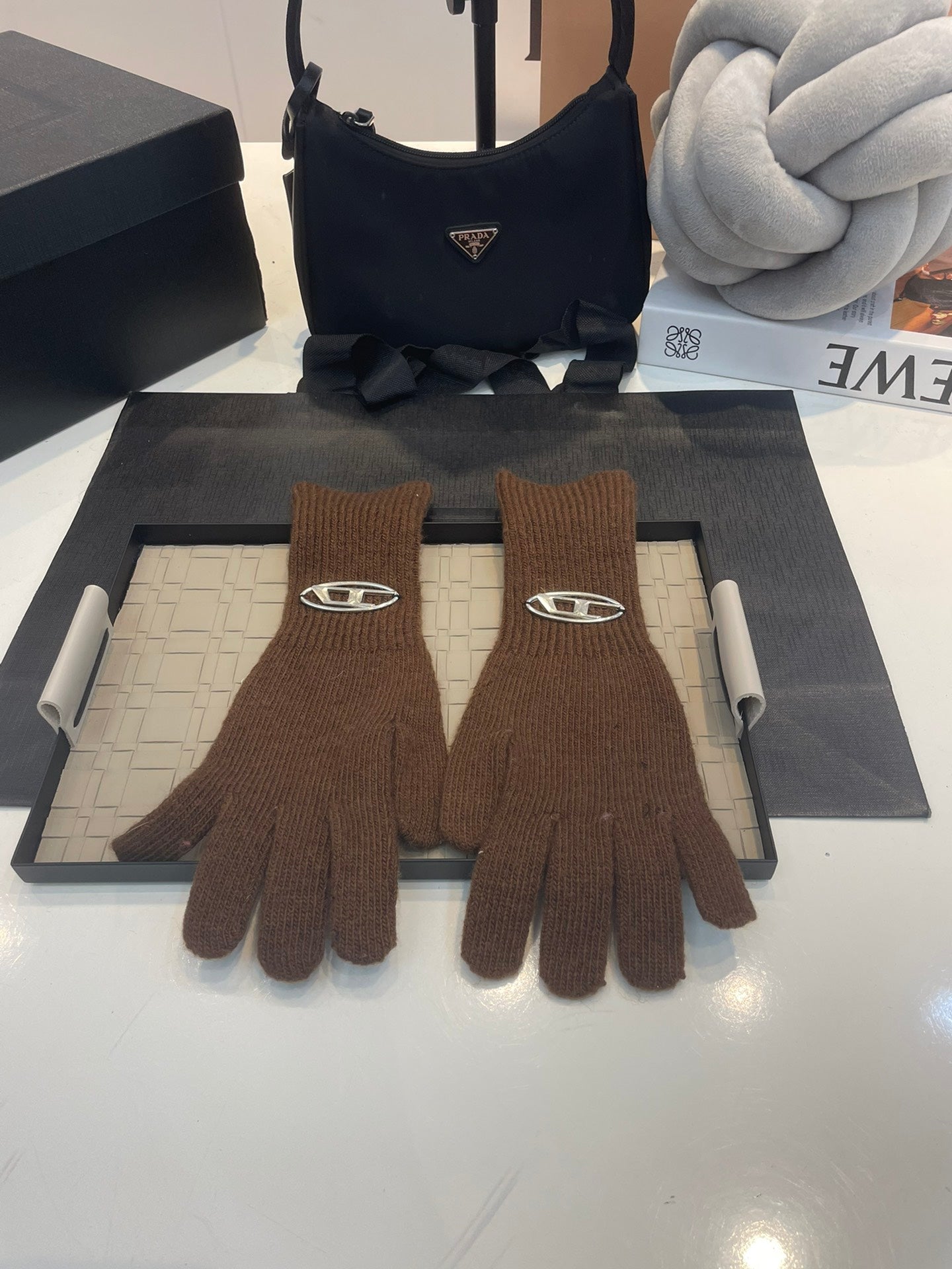 14A54S   Fashion gloves