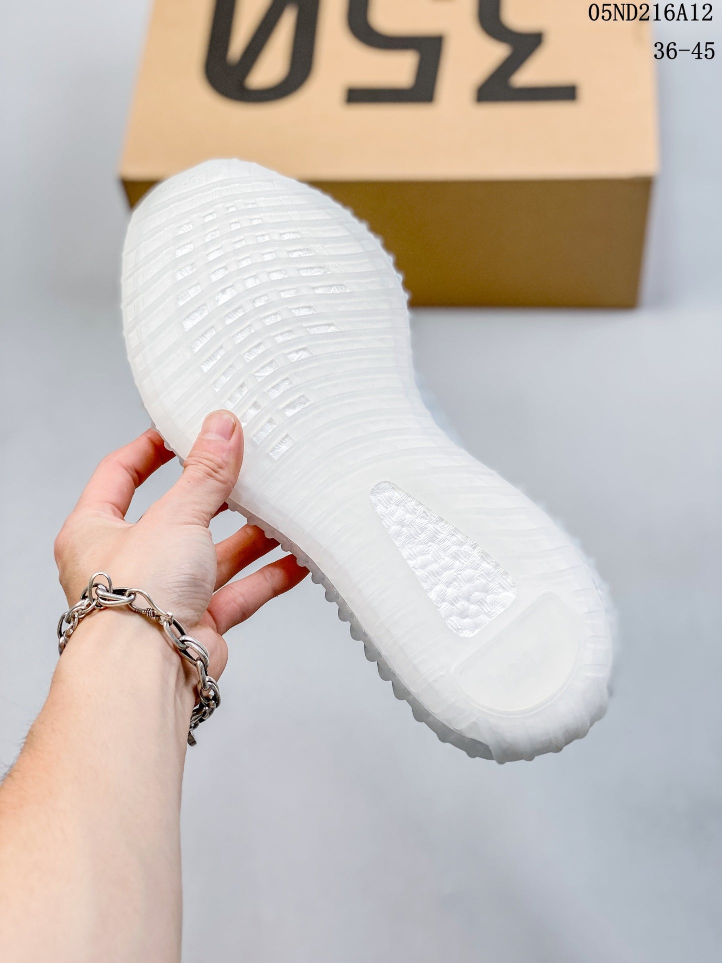 4YA69Z   Yeezy Fashion Sneakers (No Box, August-October Big Sale)