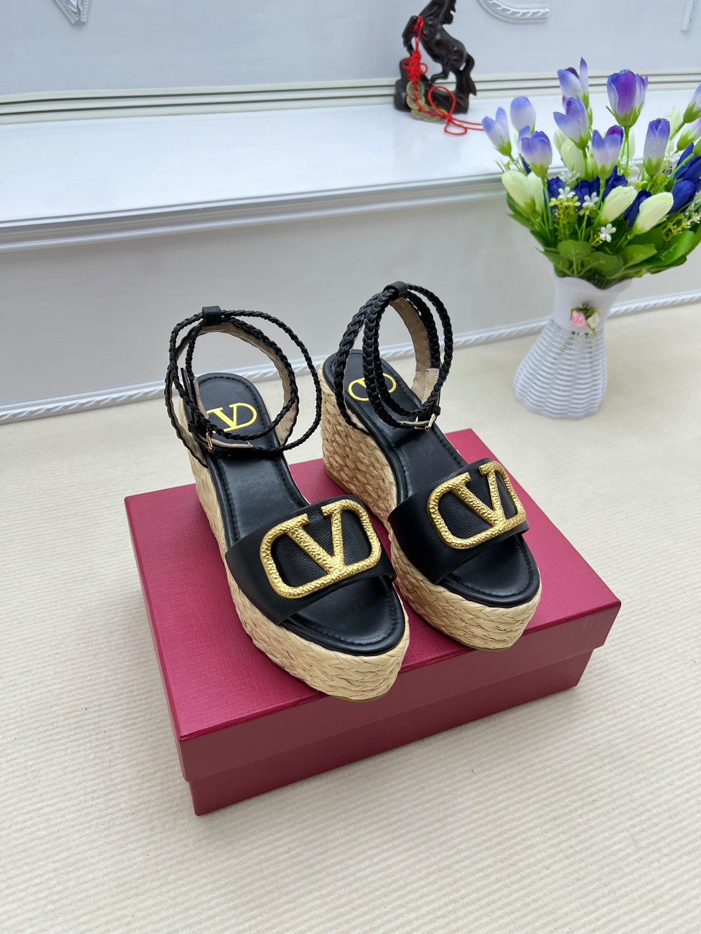 1: 1 High quality leather sandals 5YVL101Z