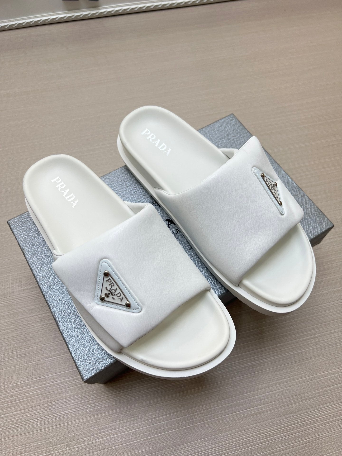 54PD5Z   fashion  slippers