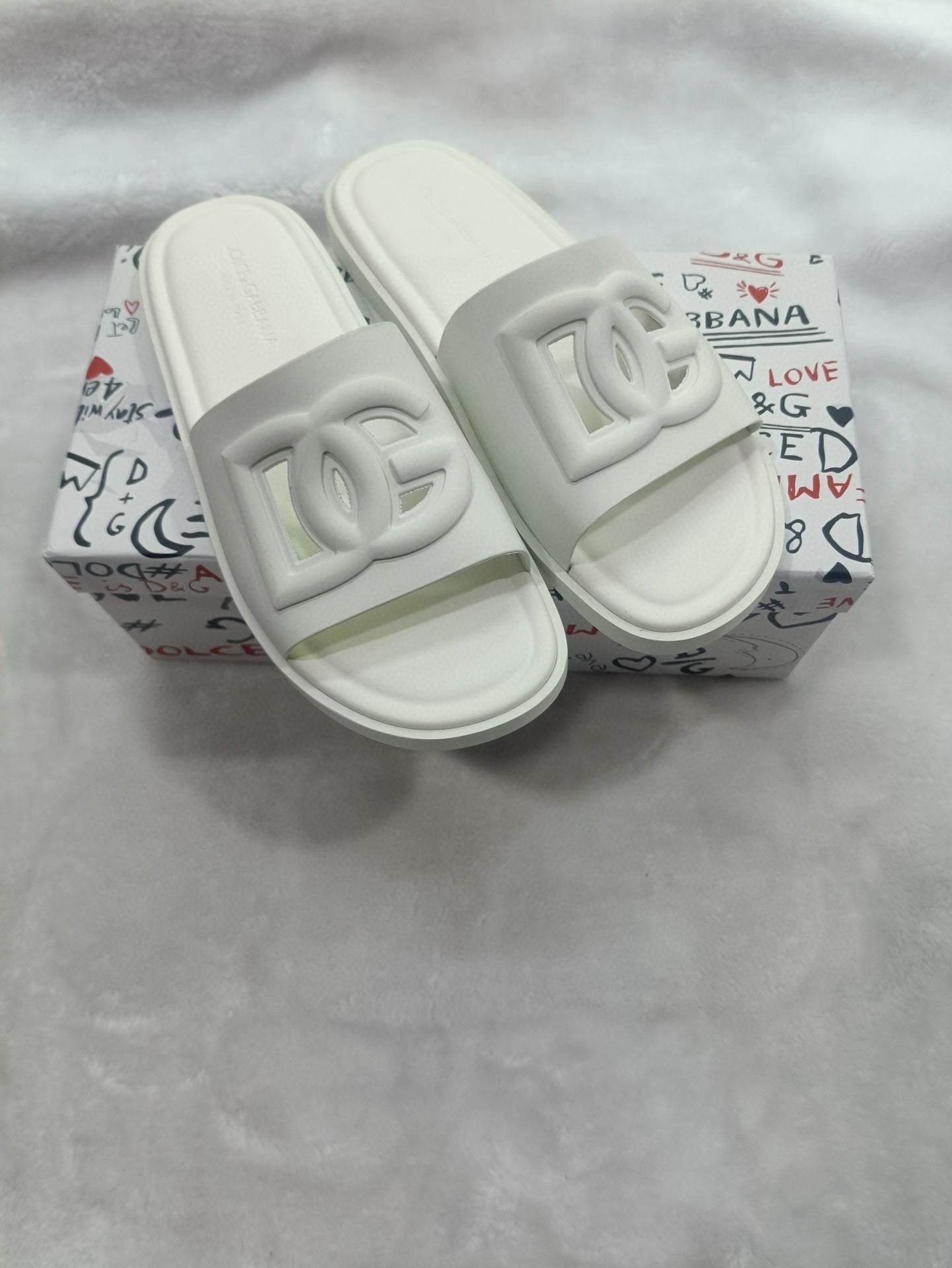 54A82Z   fashion  slippers