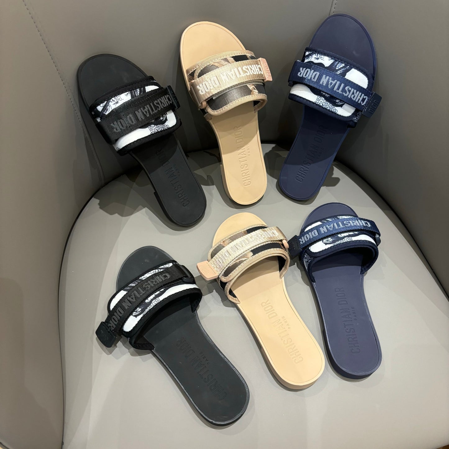 14D17Z   fashion slippers