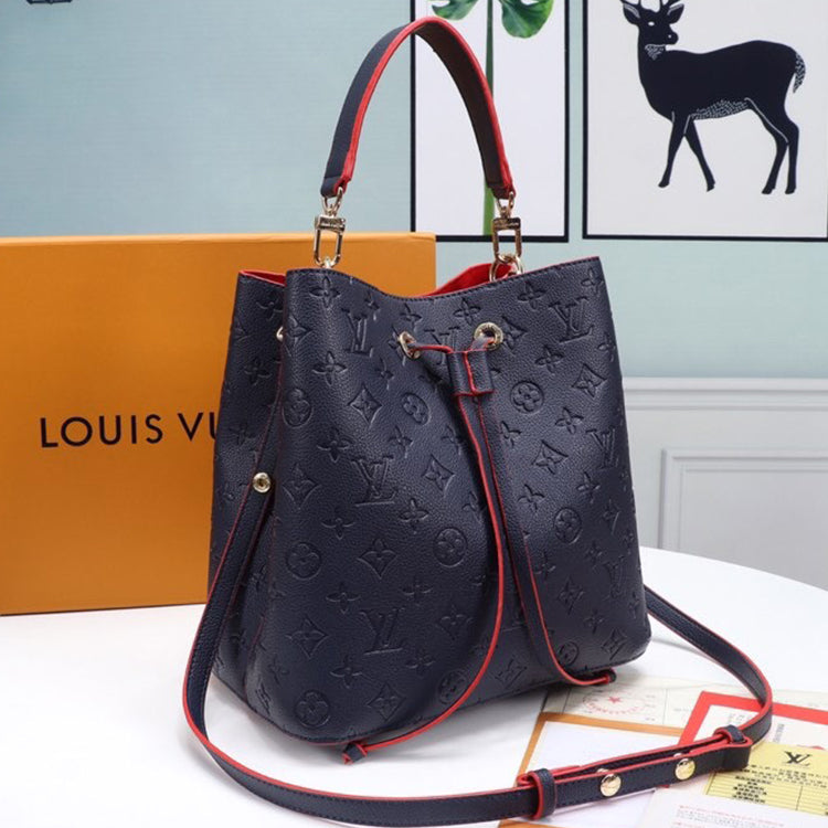 1E81B  Fashionable leather bag 